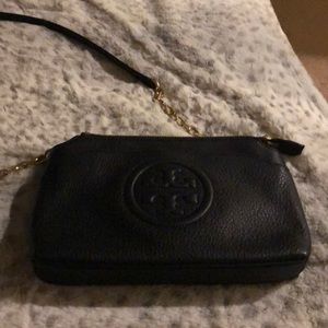 Black crossbody Tory Burch bag